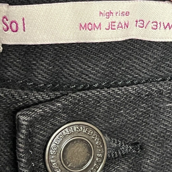So Jeans 13/31W Black Distressed High Rise Mom Frayed Hem Grunge Streetwear NEW - Picture 8 of 14